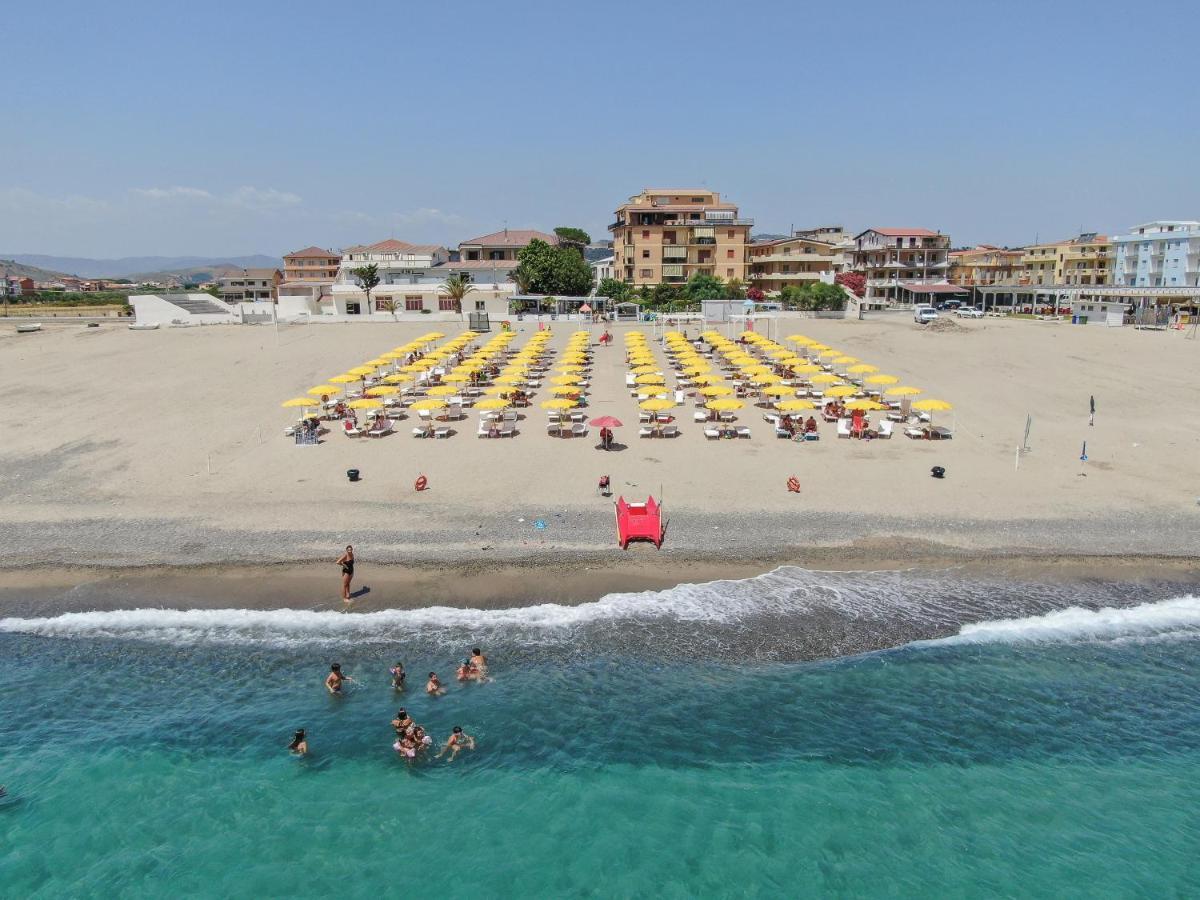 Bluriva Hotel Ciro Marina Exterior photo